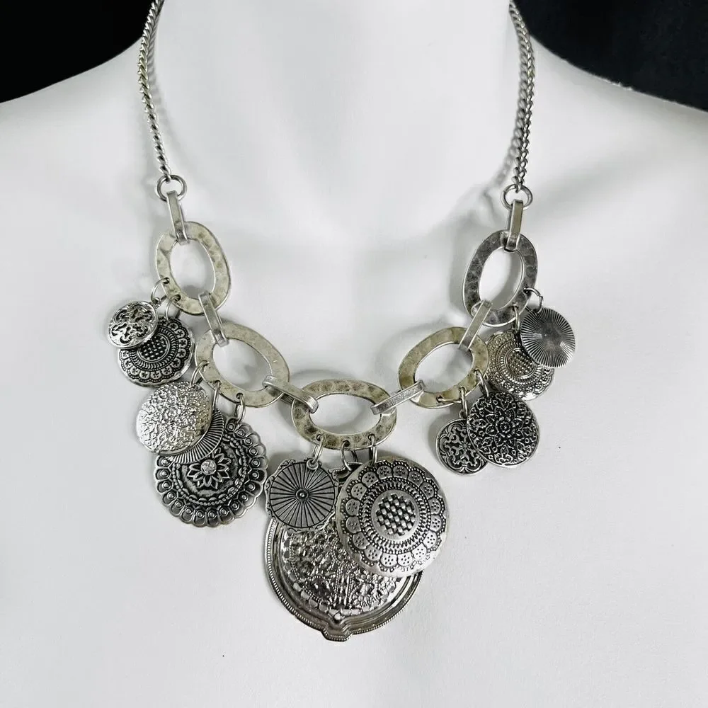 Metal Textured Charm Bib Dangl Necklace Silver Tone Chain Round Pendants 1505